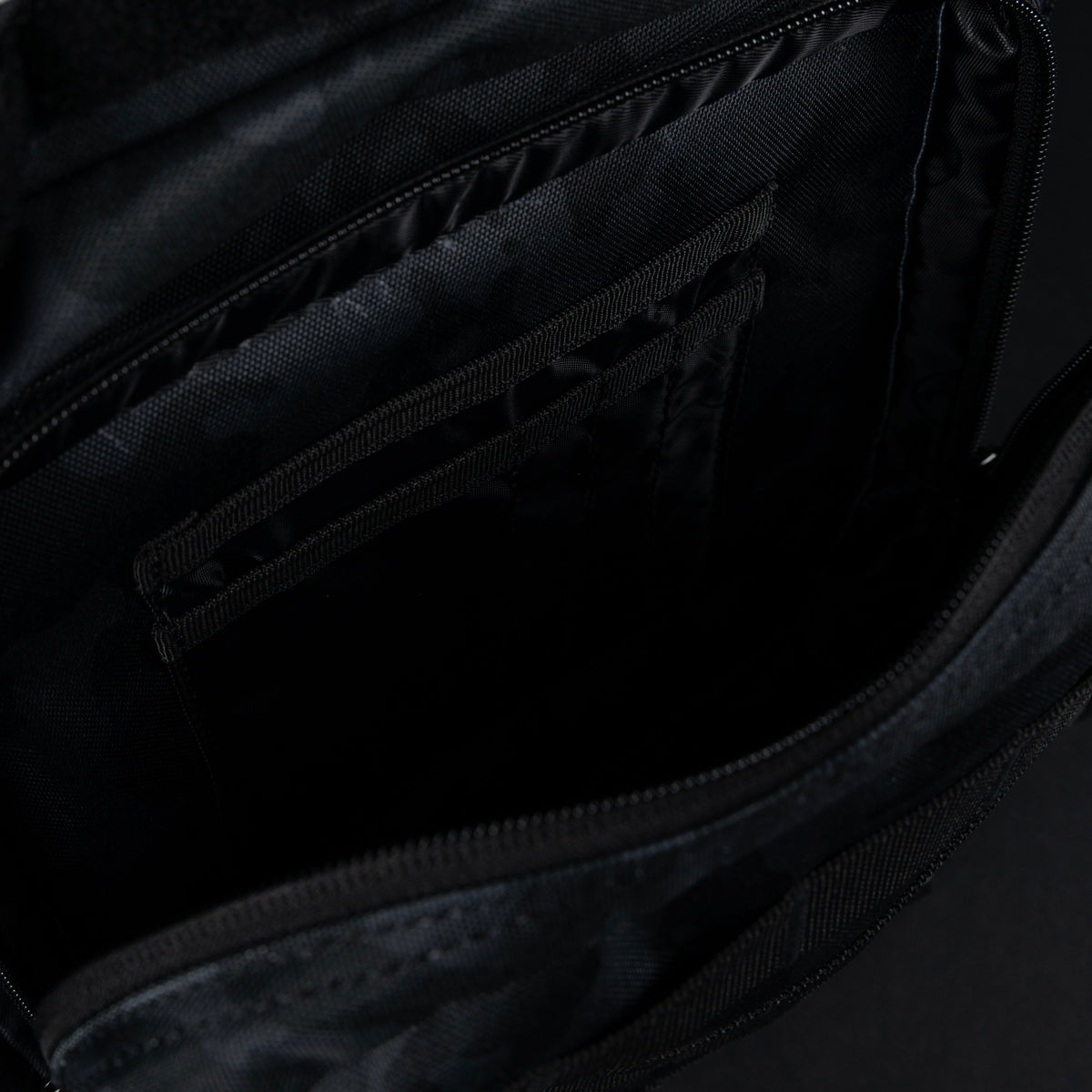 35L Backpack Black Hearts - Image 23