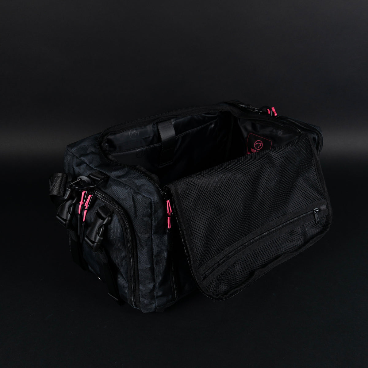 30L Perfect Duffle Bag Black Hearts - Image 24
