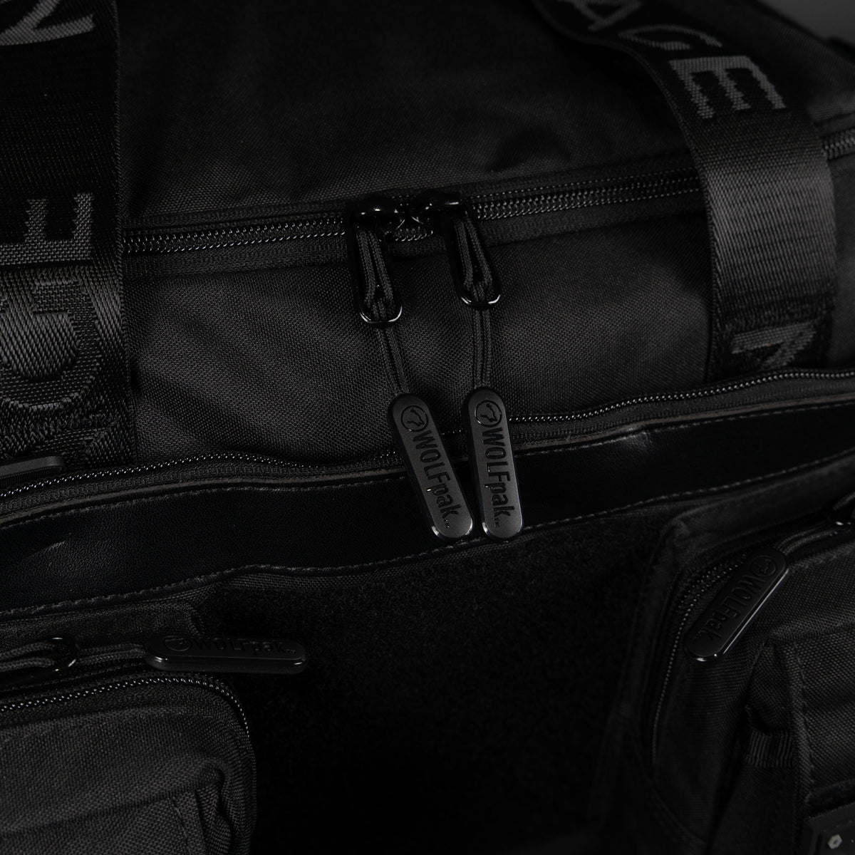 30L Perfect Meal Management Duffle Bag Alpha Black - Image 17