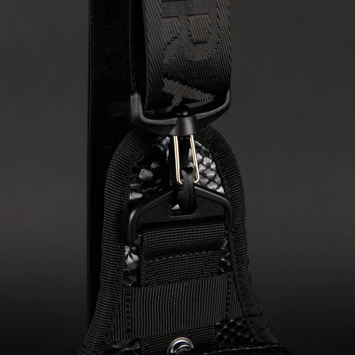 4L Mini Tactical Sling Bag King Cobra - Image 11