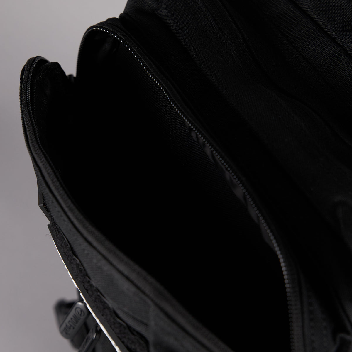 25L Backpack Alpha Black - Image 22