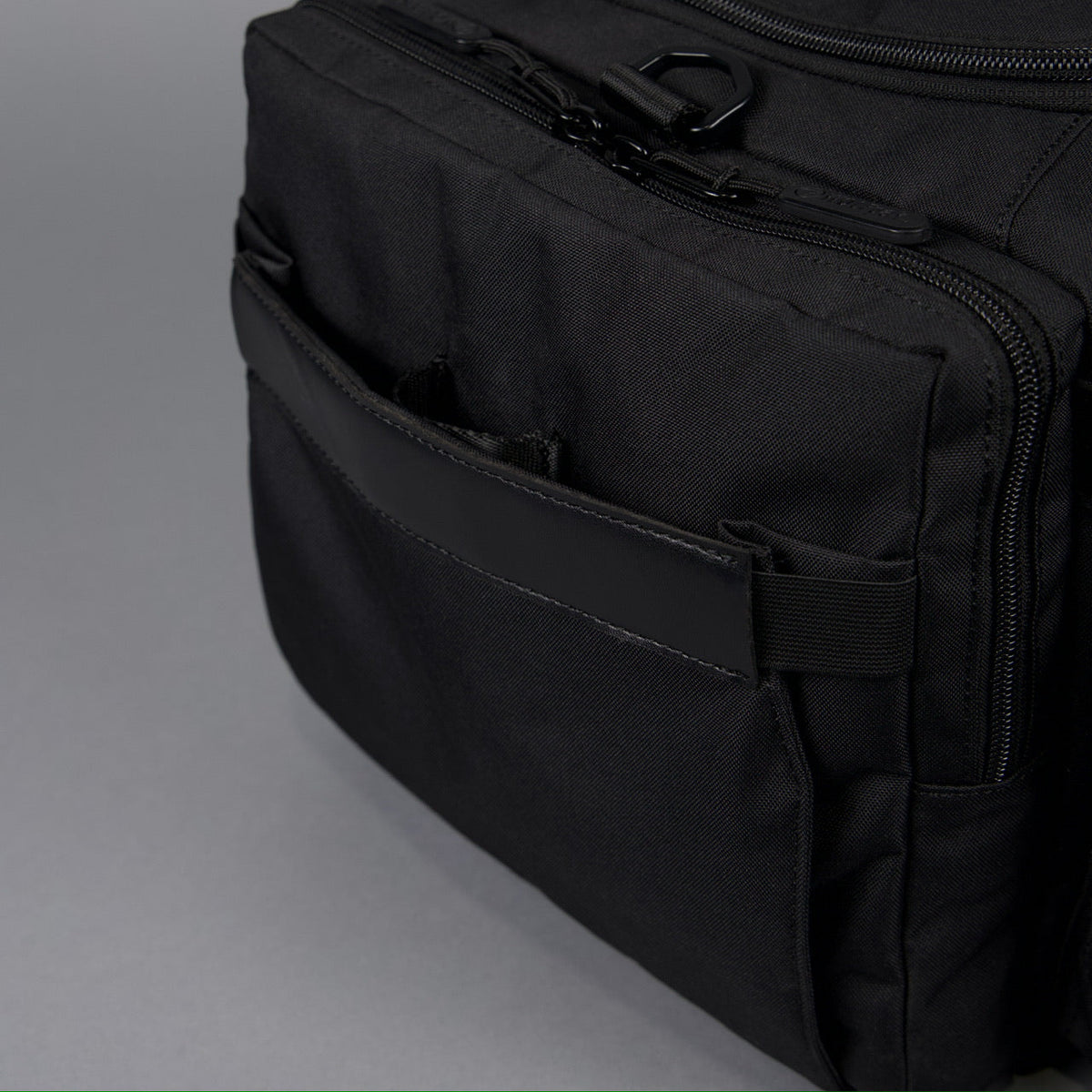 30L Perfect Duffle Bag Alpha Black - Image 17