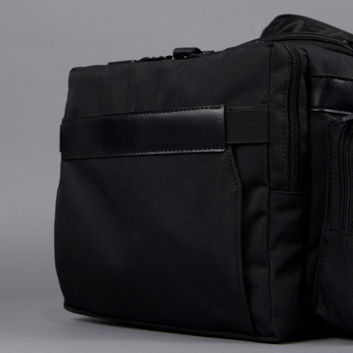 30L Perfect Duffle Bag Nightshade - Image 13