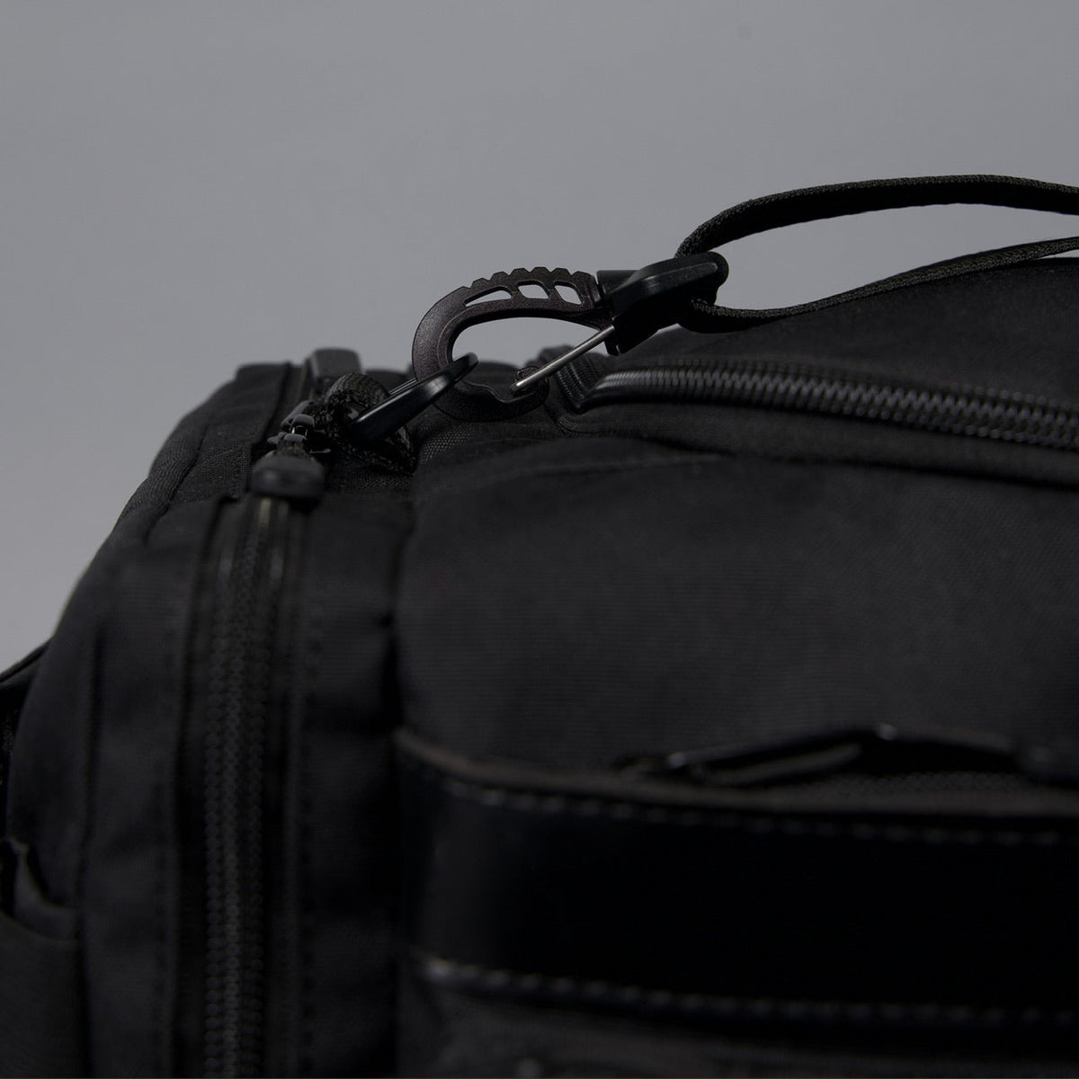 30L Perfect Duffle Bag Alpha Black - Image 26