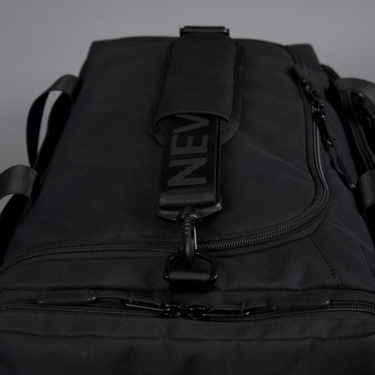 30L Perfect Duffle Bag Nightshade - Image 21