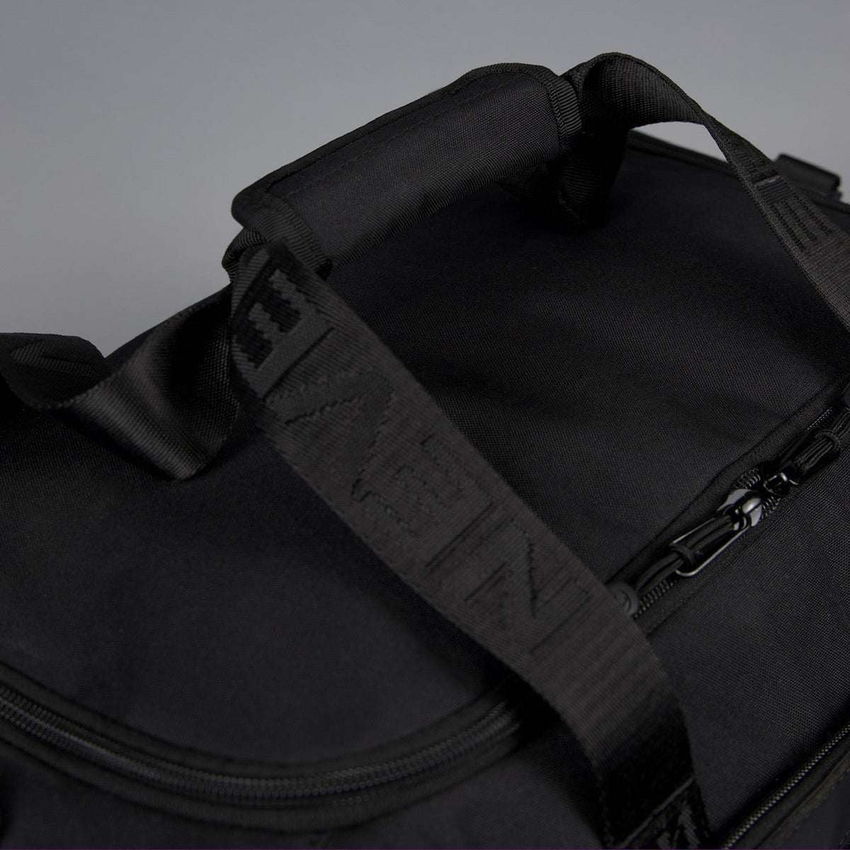 30L Perfect Duffle Bag Alpha Black - Image 23