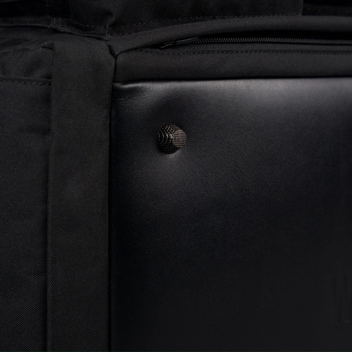 30L Perfect Duffle Bag Alpha Black - Image 28