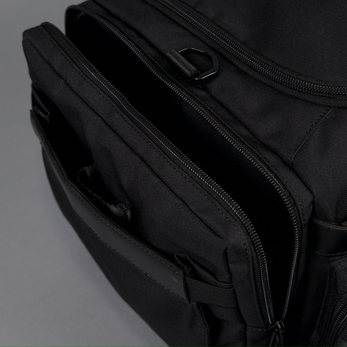 30L Perfect Duffle Bag Alpha Black - Image 19