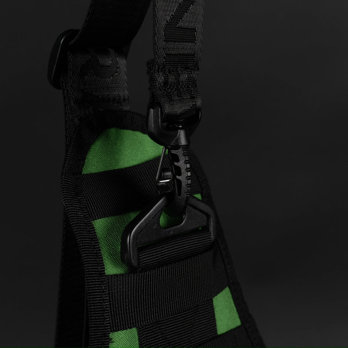 9L Tactical Sling Bag Green Lantern - Image 9