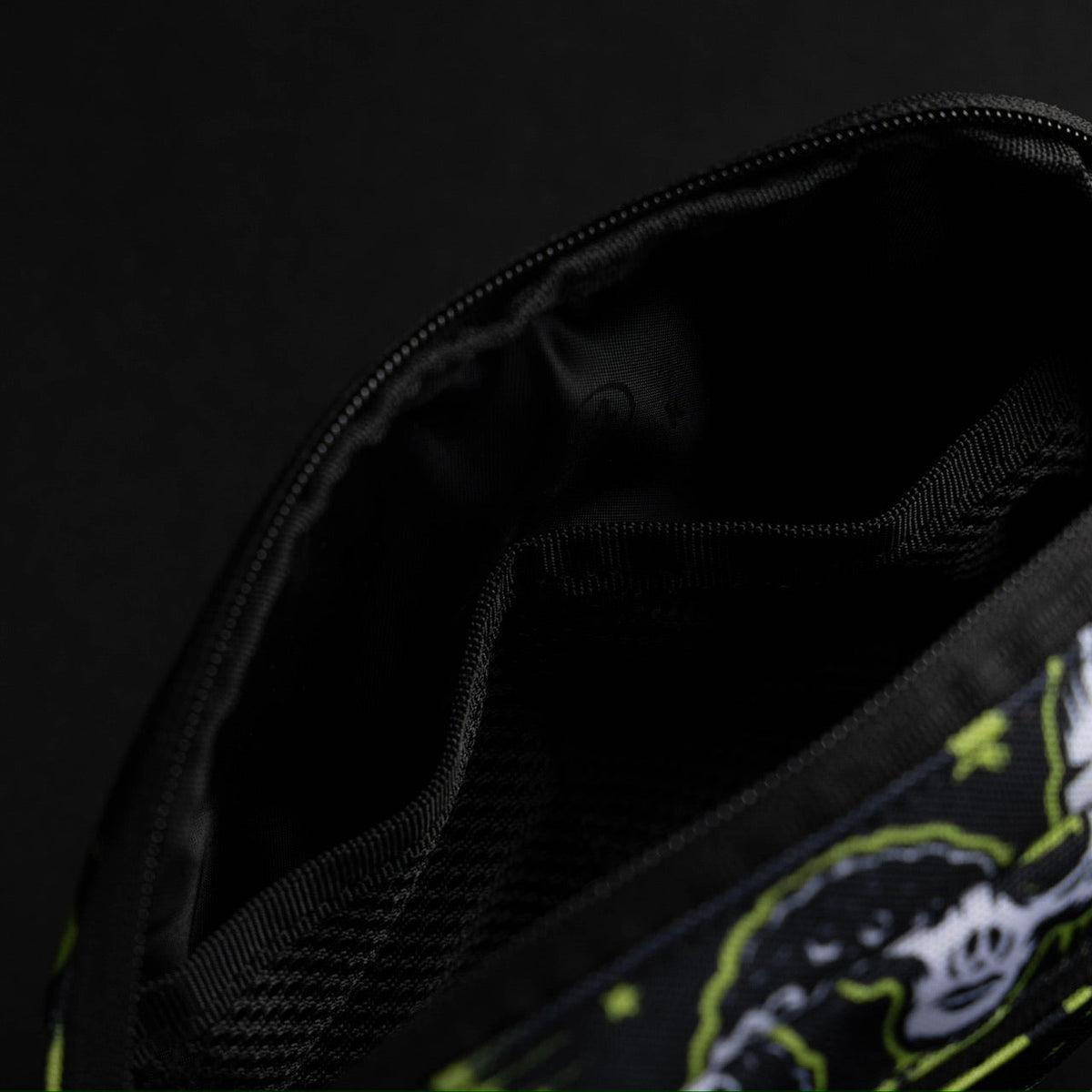 Crossbody Pack Area 51 - Image 9