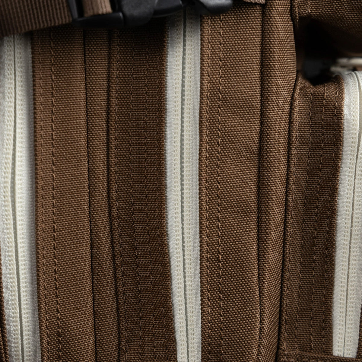 25L Backpack Cocoa - Image 13