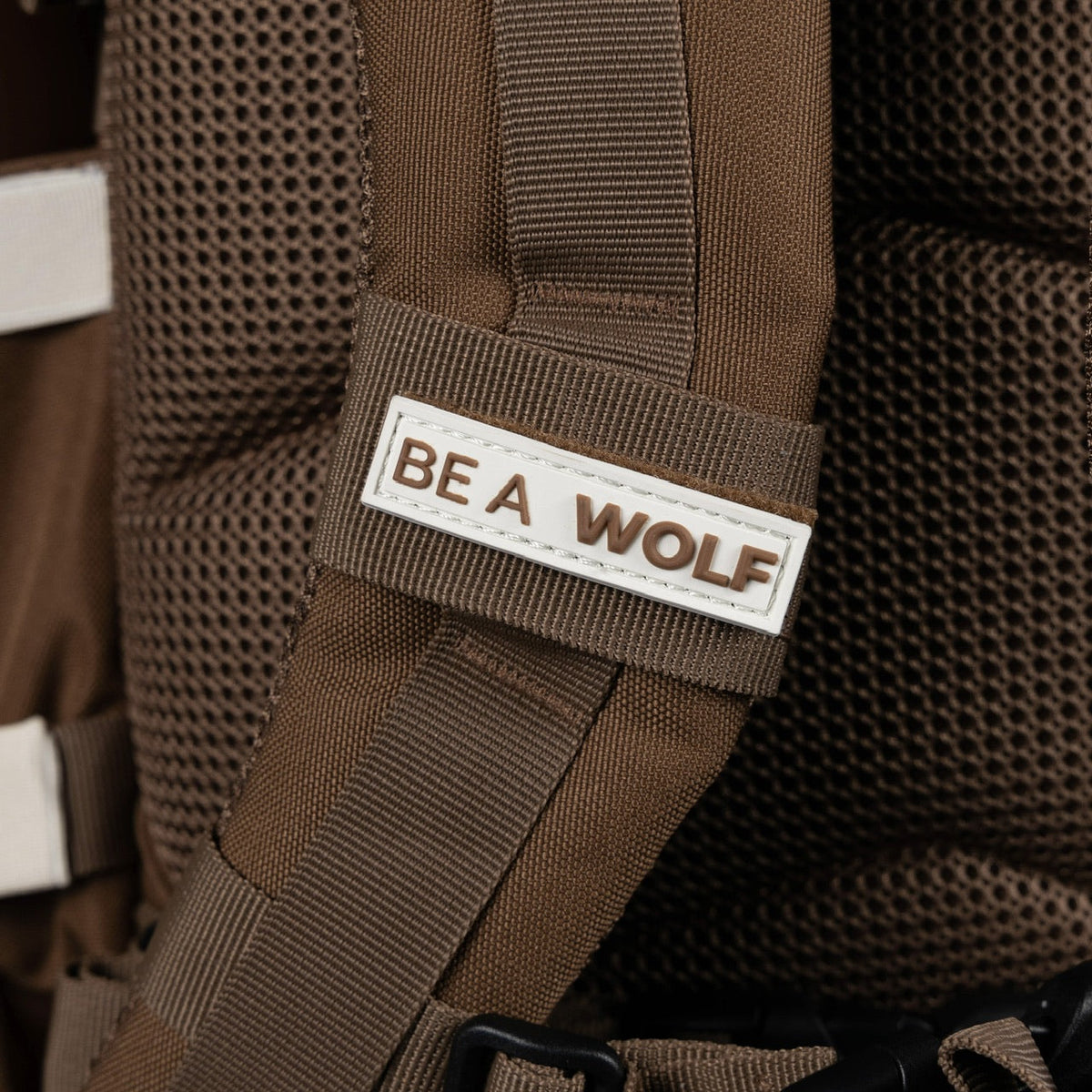 35L Backpack Cocoa - Image 9