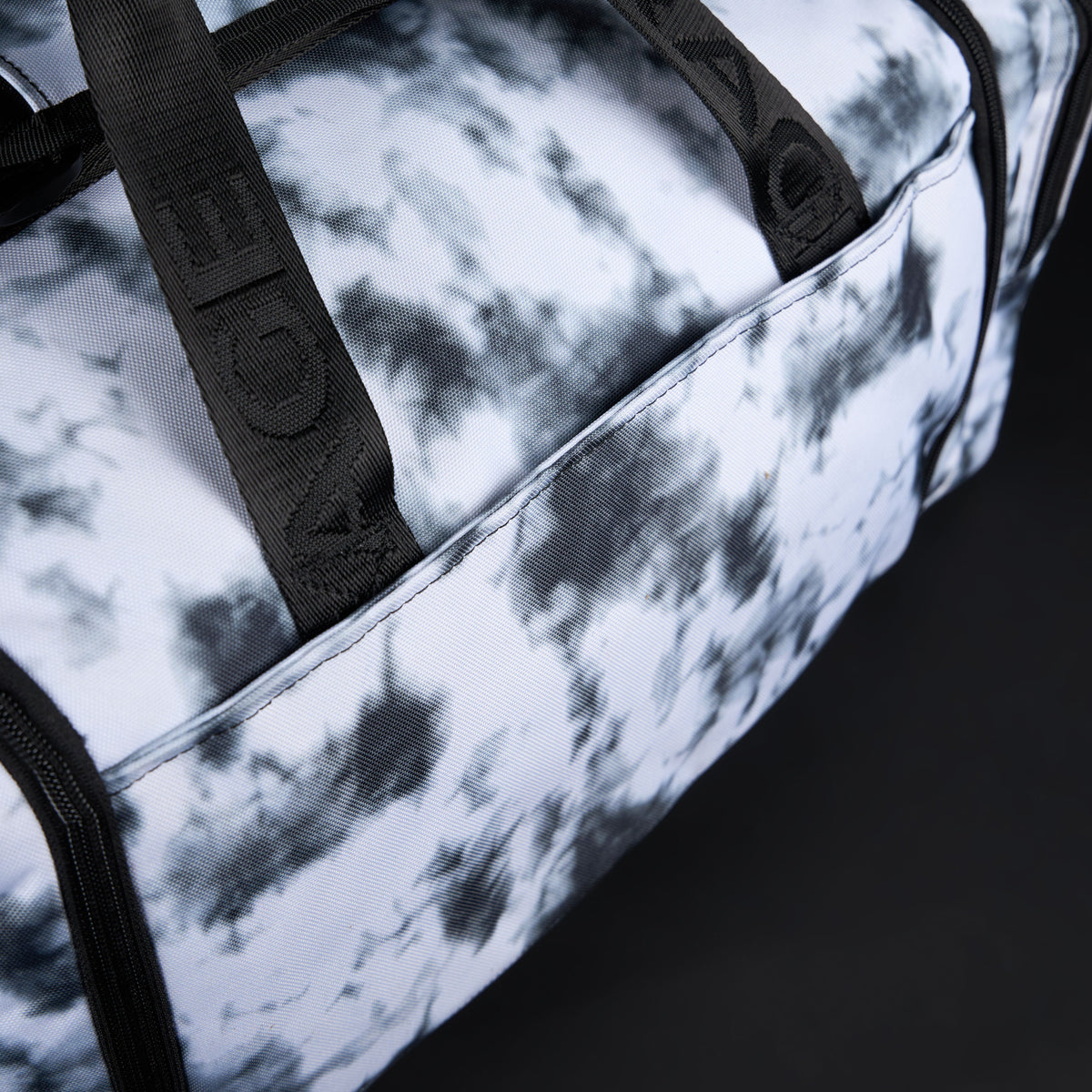 30L Perfect Duffle Bag Graffiti Green - Image 17