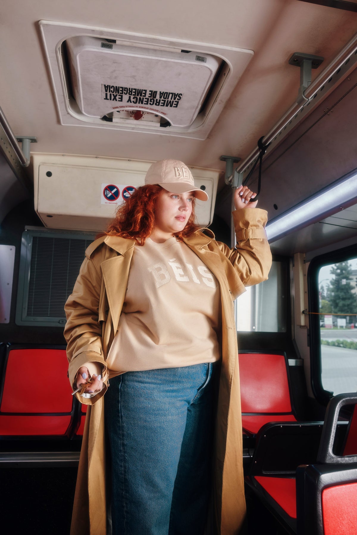 The Sweatshirt in Beige - Image 7